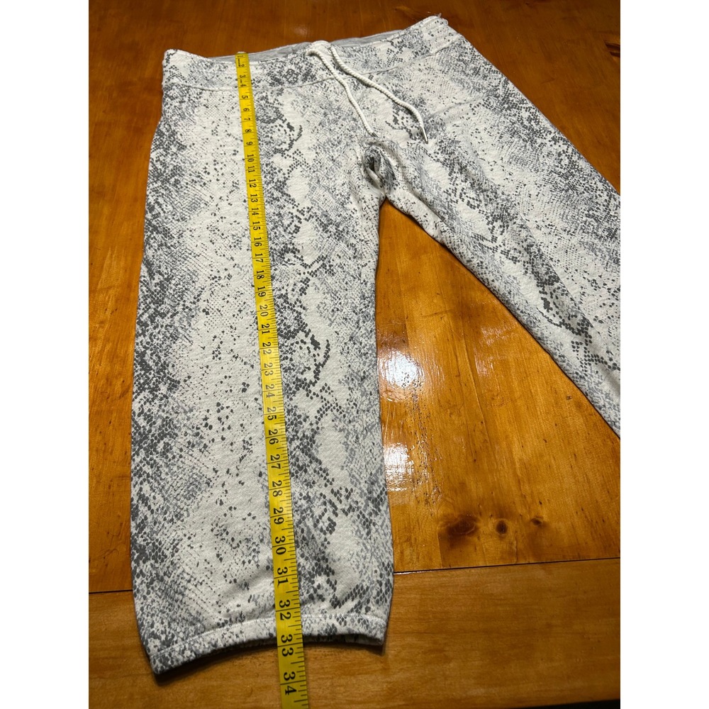 Calvin Klein Performance XL Grey Snakeskin Print Cropped Joggers NWT Quick Dry - Picture 5 of 8